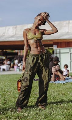 Earthy Boho Fashion, Black Woman Festival Outfit, Black Bohemian Aesthetic, Enigma Aesthetic Outfit, Afrocentric Hippie, Earth Girl Aesthetic Outfits, Bohemian Style Black Women, Afronation Outfits, Hippie Black Woman