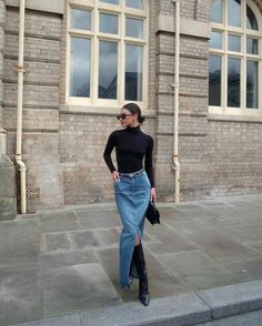 Long Denim Skirt Outfit, Rok Outfit, Jean Skirt Outfits, Denim Shorts Outfit, Long Jean Skirt, Denim Skirt Outfits, Maxi Skirt Outfits, Rock Outfit, Outfit Jeans