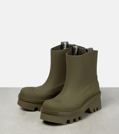 Raina rain boots in green - Chloe | Mytheresa Chloe Rain Boots, Branded Heels, Rain Boots Outfit, Designer Rain Boots, Rain Boot Outfit, Green Rain Boots, Chloe Boots, Green Boots, Womens Rain Boots