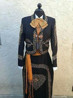 Business Suits For Women, Mexican Quinceanera Dresses, Plaid Skirt Outfit