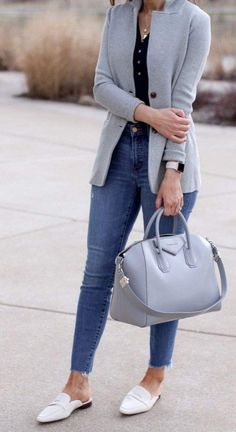 Casual Chic Outfits, Fashionable Work Outfit, Stil Boho, Business Casual Outfits For Work, Sweater Blazer, Chic Sweaters, Loafer Mules, Casual Chic Outfit