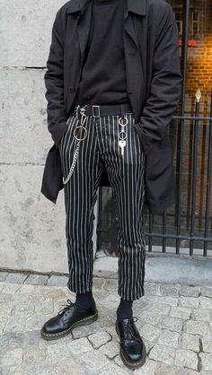 Black And White Striped Pants, Black Tees, Black Suit Jacket, Black Dress Shoes, Streetwear Men, Vintage Grunge, Fashion Streetwear, Mens Fashion Summer, Black Suits