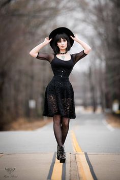 Gothic Fashion Victorian, Gothic Mode, Look Grunge, Witch Fashion, Witchy Fashion, Rock Punk, Rock Chic, Looks Black, Gothic Beauty