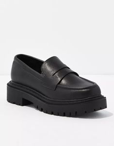 AE Chunky Lug Loafer Lug Loafers, Chunky Platform Loafers, White Jeans Men, Work Shoes Women, Athletic Fit Jeans, Eagle Black, Black Leather Loafers, Platform Loafers, Black Loafers