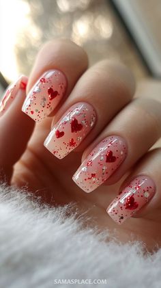 Pink Christmas Nail Designs, Nail Designs Trending Now, Pink Christmas Nail, Christmas Nail Ideas, Manicure Nail Designs, Holiday Nail Art, Holiday Patterns, Festival Nails, Christmas Nail Designs