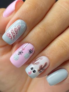 short, pastel nails with Christmas design Snowman Nails, Cute Christmas Nails, Her Nails, Christmas Nail Art Designs, Nails Christmas