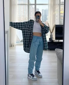 Wide Leg Jeans Women 2022, Skater Girl, Neue Outfits, Tomboy Outfits, Tomboy Style Outfits, Outfit Trends, Causual Outfits, Streetwear Fashion Women, Indie Outfits