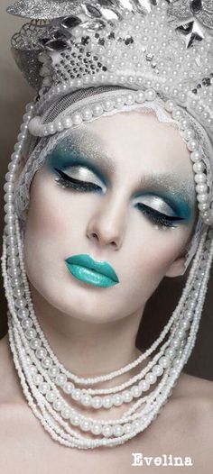 AZUL,VERDE & TAN....❤ Green Lips, Beautiful Fairy, White Makeup, Queen Makeup, Fairy Queen, Gothic Steampunk, Kesha