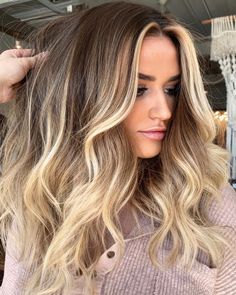 Blonde Highlights For Brunettes, Blonde Face Framing Highlights, Highlights Red Hair, Blonde Front Highlights, Brunette Blonde Highlights, Bright Blonde Highlights, Blonde Face Framing, Dark Brown Hair With Blonde Highlights, Face Framing Highlights