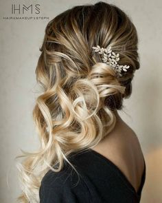 side swept hair Side Curls, Romantic Wedding Hair, Bridal Hair Inspiration, Long Blonde, Wedding Hairstyle, Half Up Hair