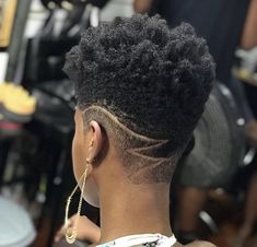 THIS! Braids With Shaved Sides, Short Undercut, Shaved Side Hairstyles, Natural Hair Cuts, Tapered Hair, Natural Hair Short Cuts