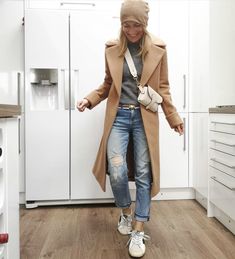 Grey Denim Outfit, Backpacking Hiking, Hiking Quotes, Outfit Chic, Fashion Mistakes, Looks Chic, Casual Winter Outfits