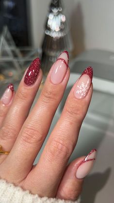 Crismas Nails Art, Xmas Tree Nails, Cristhmas Nails, Crismas Nails, Pretty Nails For Winter, Trendy Holiday Nails, Nail Designs For Winter, Unghie Sfumate