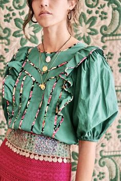 Sezane Blouse, Creation Couture, Bold And Beautiful, Fashion Design Clothes, Feminine Look, Upcycle Clothes, Summer Aesthetic, Batik, Boho Fashion