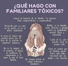 a woman with long hair holding her hands in front of her face and the words, que hao con familiares toxicos?