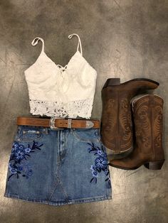 Summer Outfits With Cowgirl Boots, Festival Outfit Plus Size, Gabby Barrett, Carin Leon, Adrette Outfits