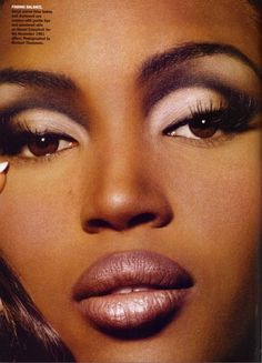 bedpartymakeover:Naomi Campbell by Kevyn for Allure Eyeliner Names, Creme Eyeliner, 1990s Makeup, 90’s Makeup, 70s Makeup, Eyeshadow Eyeliner, Farrah Fawcett