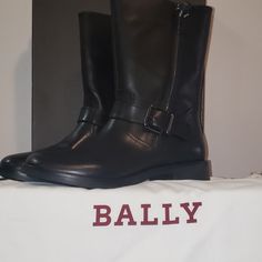 Brand New Never Been Worn Bally Boots In Size 8.5. Leather Boots With Zipper On The Side. I Have A Box And Duster. However I Prefer To Ship It Without The Box. Black Calf Boots, Bally Shoes, Calf Boots, On The Side, Riding Boots, Leather Boots, A Box, Bootie Boots, The Box