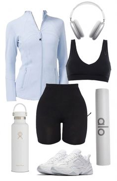 Blissful Blue Define Jacket, Sporty Outfits Lululemon, Sport Outfits Ideas, Light Blue Athletic Outfit, Lulemon Jacket Outfit, Blue Lululemon Outfit, Light Blue Workout Outfit, Light Blue Gym Outfit, Lululemon Outfit Jacket