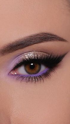 Purple Eyeshadow For Hazel Eyes, Bridesmaid Makeup Purple Dress, Lavender Makeup Looks Wedding, Purple Christmas Makeup, Eye Makeup For Lavender Dress, Makeup To Match Purple Dress, Makeup For Purple Outfit, Purple Dress Makeup Ideas, Silver Makeup Ideas