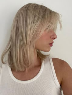 Blonde Shoulder Length Hair With Layers Straight, Wispy Curtain Bangs Medium Hair Straight, Bridget Brown Hair, Short Blonde Layered Hair Curtain Bangs, Short Blonde Hair And Bangs, Shirt Blonde Hair With Bangs, Blond Shoulder Length Hair With Layers, Half Length Haircut, Short Blonde Summer Hair