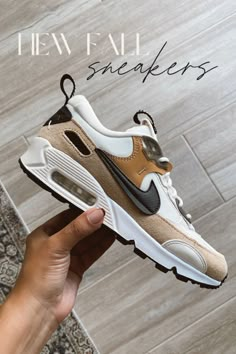 Nike Air Max 90 Outfit, Air Max Outfit, Nike Air Max 90 Futura, Air Max 90 Futura, Air Max 90 Women, Fall Sneakers, Mode Editorials, Vans Shoe, Shoe Lace Patterns Converse