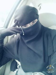 Alt Hijab, Girls Hijab, Niqab Fashion, Arabic Style, Hijab Niqab, Beautiful Muslim Women, Hijabi Girl