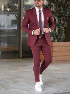 This is a Classy Burgundy 2 Piece Suit by GoldenfashionStore /crafted from high quality fabric and imported materials. Our products are handcrafted by experienced tailors who make sure the that the stitching is precise, lining is proper and the overall product is sturdy enough to not go out of shape for more than a few years. Also all our products have extra margins in their length, sleeves, sides so it's easily alterable if your size changes after some time. To see more available colours and de Homecoming Suits, Formal Men Outfit, Mens Fashion Blazer, Burgundy Suit, Dress Suits For Men, Custom Suits, Formal Mens Fashion, Designer Suits For Men, Vintage Suits