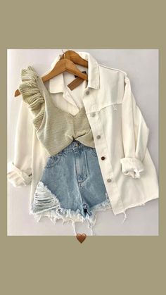 Classic Americana Aesthetic, Trendy Spring Fashion 2023, Spring Sporty Outfits, Outfit Verano 2023, Easter Outfit Ideas For Women, Elegant Classy Dresses, Texas Summer Outfits, Spring Outfits 2023 Trends, Spring Day Outfit