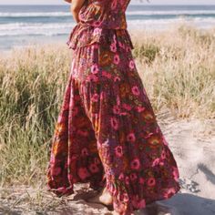 Capture the gracious spirit of Autumn in elegant gypsy style Soren Skirt. Bohemian style outfits at ShoptheKei.com Bohemian Style Skirts, Boho Fall Outfits, Long Cotton Skirt, Pink Maxi Skirt, Long Floral Skirt, Floral Print Maxi Skirt, Vintage Maxi Skirt, Estilo Hippy, Ruffle Maxi Skirt