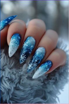 Elsa Inspired Nails, Elsa Nails Frozen, Blue Glitter Christmas Nails, Winter Theme Outfit, Icy Blue Nails Winter, Frozen Inspired Nails, Frozen Nail Designs, Winter Wonderland Makeup, Blue Nails Winter