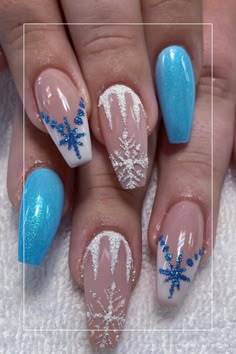 frozen nails winter Disney Frozen Nail Designs, Frozen Nail Designs, Elsa Nails, Olaf Nails, Disney Frozen Nails, Frozen Nail Art, Nails Shimmer, Frozen Nails