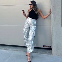 Bnwt Zara Silver Shiny Metallic Cargo Pant Sz Sm Cheap Silver Party Bottoms, Silver Pants Outfit, Black Blazer Dress, Silk Joggers, Silver Pants, Bright Dress, Metallic Pants, Cargo Pants Outfit, Joggers Outfit