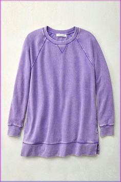 The soft-washed color you love, in an updated longer-length style that pairs beautifully with leggings or slim jeans. Spring Soft-washed Sweatshirt For Layering, Spring Washed Relaxed Fit Sweatshirt, Spring Washed Sweatshirt In Relaxed Fit, Spring Loungewear Washed Sweatshirt, Spring Washed Sweatshirt For Loungewear, Beachy Outfits, Tunic Sweatshirt, Soft Summer, Winter Tops