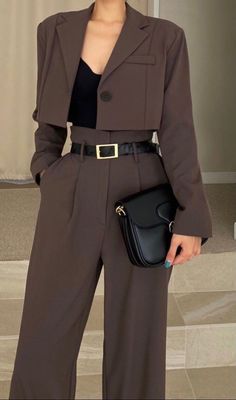 Suit For Graduation For Women, Brown Suits For Women, Brown Suit Women's, Edgy Elegant Style, Tweed Set Outfit, Woman Suit Fashion Classy, Demure Outfit, Smart Casual Women Outfits, Smart Casual Women