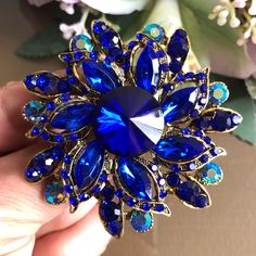 Blue Brooch, Large Crystal, Vintage Style Jewellery, Brooch Vintage, Customs Clearance, Rhinestone Brooches, Large Crystals, Color Crystal, Blue Crystals