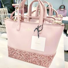 All Things Pink, Trendy Purses, Bags Game, Casual Chique, Girly Bags, Luxury Purses, Fancy Bags, Pretty Bags, Cute Purses