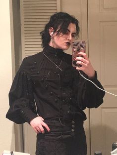 Vampire Goth Masculine, Gothic Medieval Fashion, Gothic Vampire Aesthetic Outfit Male, Romantic Goth Aesthetic Men, Gothic Nonbinary Fashion, Masc Victorian Goth, Vampire Outfit Aesthetic Male, Romantic Goth Outfits Male, Witchcore Fashion Male