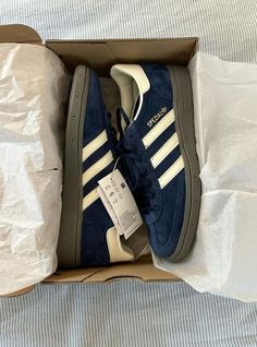 Men's Adidas (men), Adidas Handball Spezial, Adidas Handball, Baskets Adidas, Adidas Shoes Women, Minimalist Shoes, Adidas Outfit