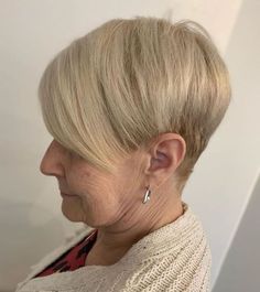 60+ Sassy Tapered Pixie with Side Bangs Shoulder Length Straight Haircut, Pixie With Side Bangs, Tapered Pixie, Straight Haircut, White Blonde Highlights, Angled Bob Haircuts, Grey Blonde Hair