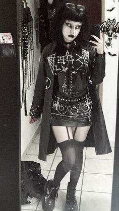 Goth Fashion Inspiration, Real Goth Outfits, Tradgoth Outfits, Mallgoth Outfits, Goth Girl Outfits, Goth Winter, Goth Outfit Ideas