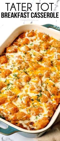 tater tot breakfast casserole in a blue and white dish with text overlay