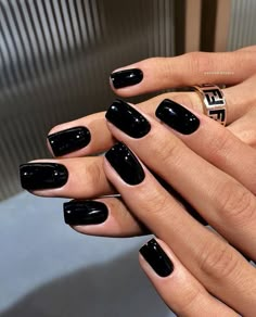 Black Gel Nails, Gel French Manicure, Kutek Disney, Squoval Nails, Nagel Tips, Black Nail Polish, Smink Inspiration, Makijaż Smokey Eye, Thanksgiving Nails