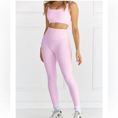 75% Nylon 25% Spandex. Nwot But Never Worn! In Perfect Condition. Cute Leggings, Crop Top Bra, Womens Workout Outfits, Best Leggings, Pink Gingham, Matching Headband, Active Wear Pants, Pink Leggings, Seamless Leggings