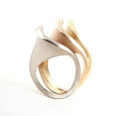 Wave-like rings in three metals. Wave Ring, Jewellery Designer, I Love Jewelry, Bijoux Diy