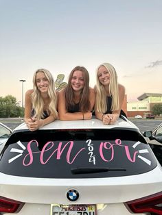 #senior #senioryear #seniorcarpainting #preppy #preppycar Senior Sunrise Outfits, Senior Painted Jeans, Senior Year Diy, Senior Year Scrapbook, Car Decorating, Senior Year Things, Senior Year Fun, Preppy Car