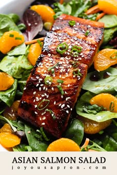 Dressing For Salmon Salad, Dressing For Salmon, Asian Salmon Salad, Soy Salad Dressing, Ginger Soy Dressing, Salad Asian, Salad With Salmon, Soy Ginger Dressing, Savory Salmon