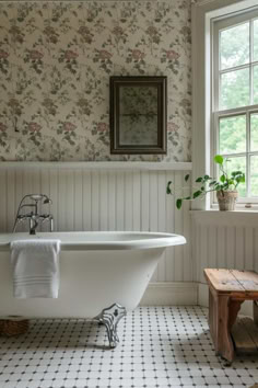 35 Farmhouse Bathroom Tile Designs for a Stylish Restroom Colonial Style Bathroom Tile, New England Farmhouse Bathroom, Bathroom Tile Ideas Rustic, Vintage Inspired Bathroom Tile, Cottage Style Tile Floors, Classic Cottage Bathroom, Traditional Tile Bathroom, Vintage Bathroom Flooring, Farmhouse Chic Bathroom Ideas