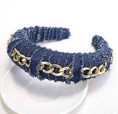 Lightweight denim headbands with gold links in different colors to compliment your style. Denim Headband, Trendy Headbands, Chain Headband, Colorful Headbands, Hard Headbands, Winter Headbands, Padded Headband, Fabric Headbands, Hair Hoop