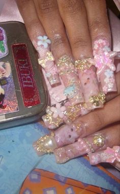 Ugly Nails Weird, Nail Charm Designs, Gyaru Nails, Lance Stephenson, Junk Nails, Pretty Gel Nails, Pearl Nails